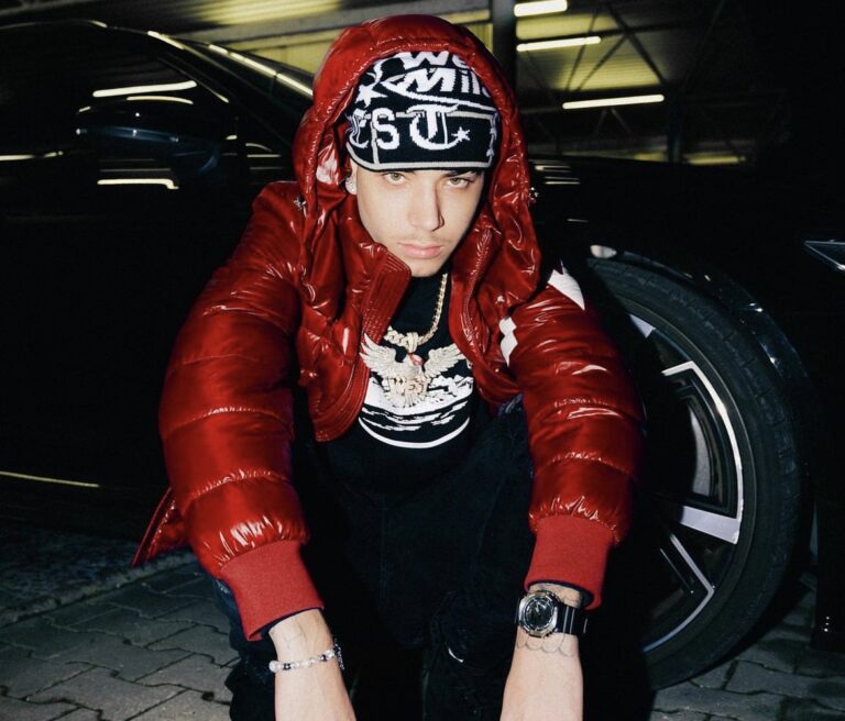 La tracklist e i featuring di Santana Season, il nuovo disco di Shiva